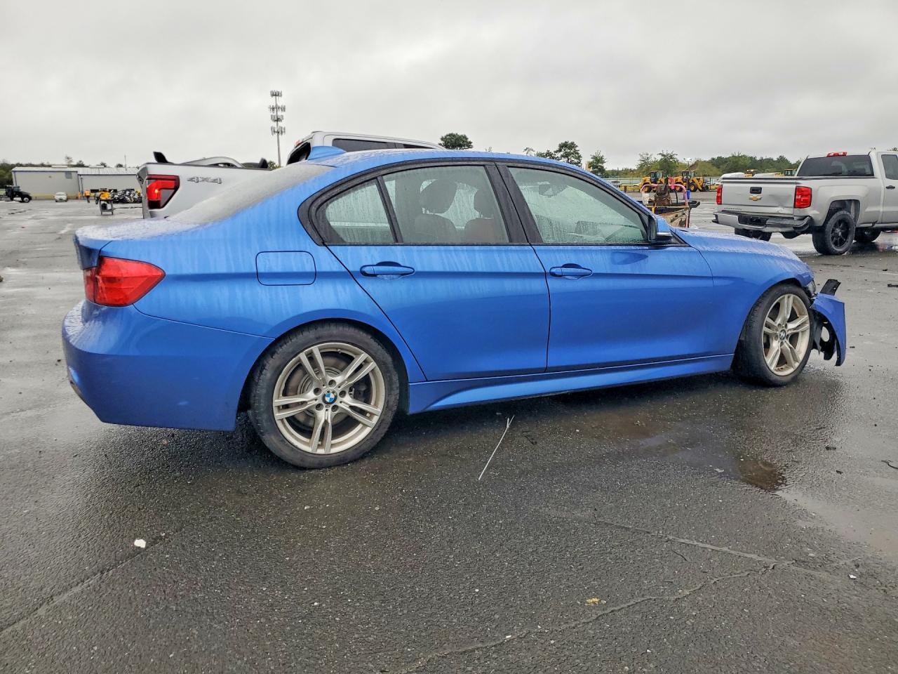 2015 BMW 328 I - zdjęcie 3