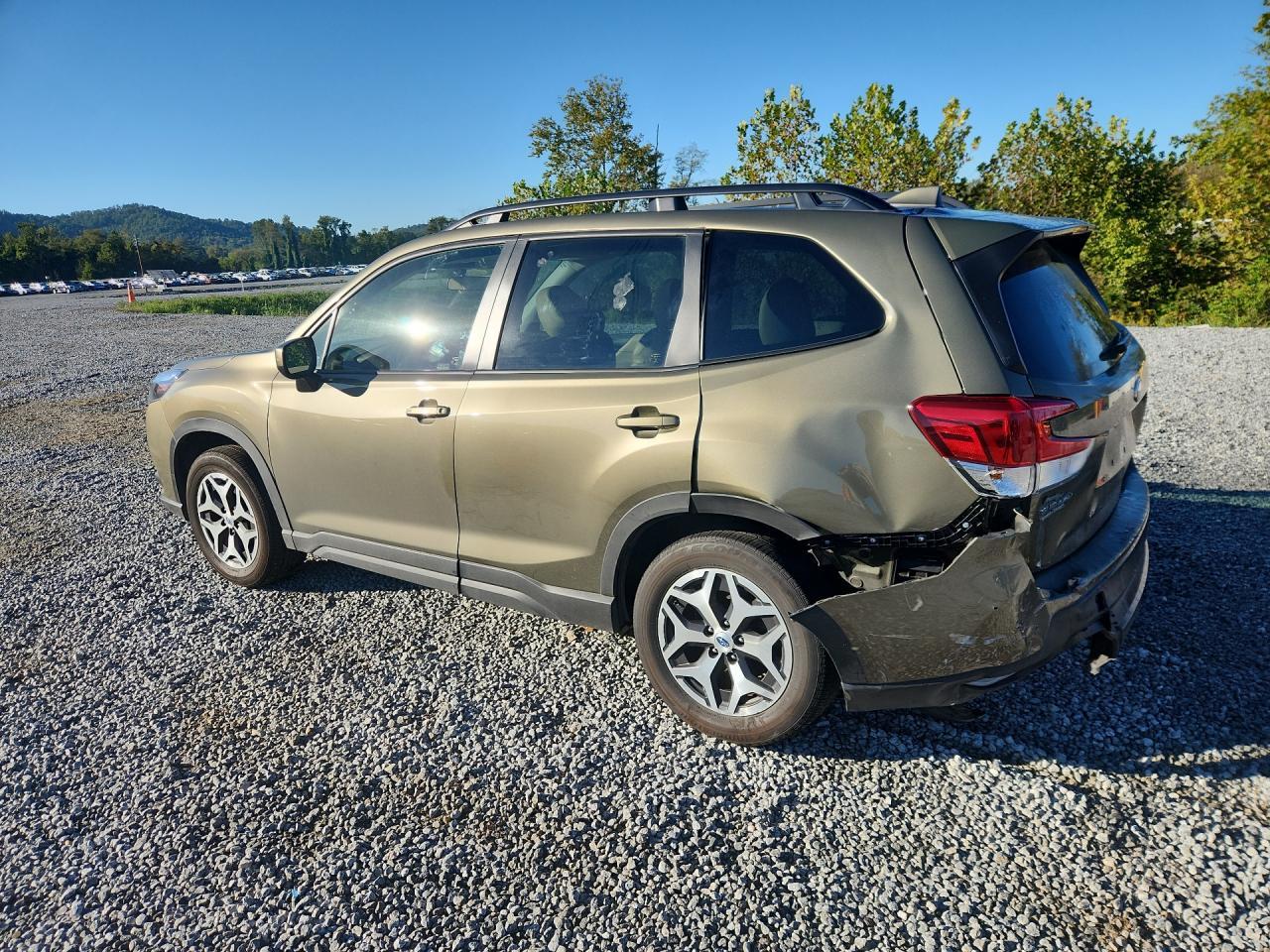 2023 Subaru Forester Premium - zdjęcie 2