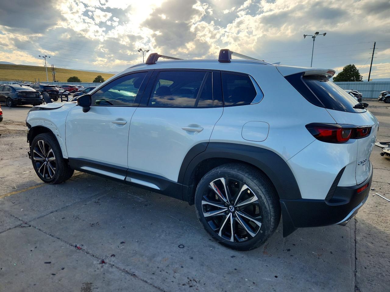 2025 Mazda Cx-50 Premium - zdjęcie 2
