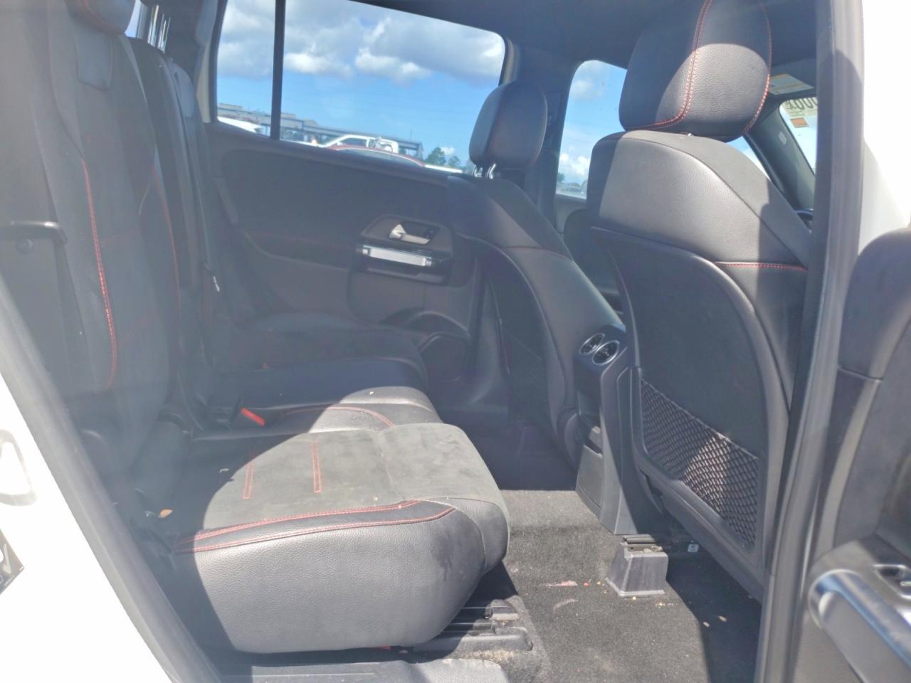 2021 Mercedes-Benz AMG GLB 35 - zdjęcie 11