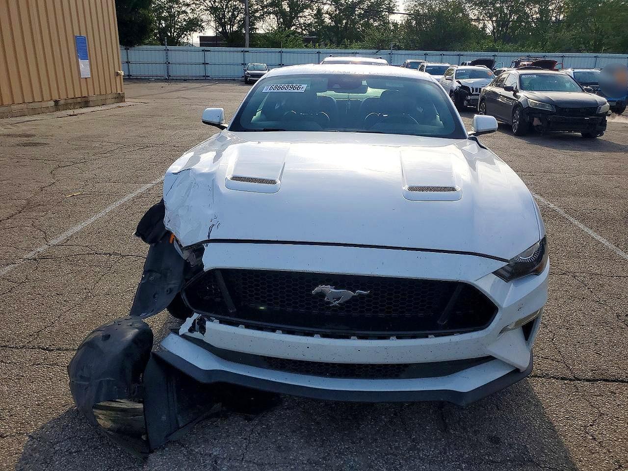 2021 Ford Mustang Gt - zdjęcie 5