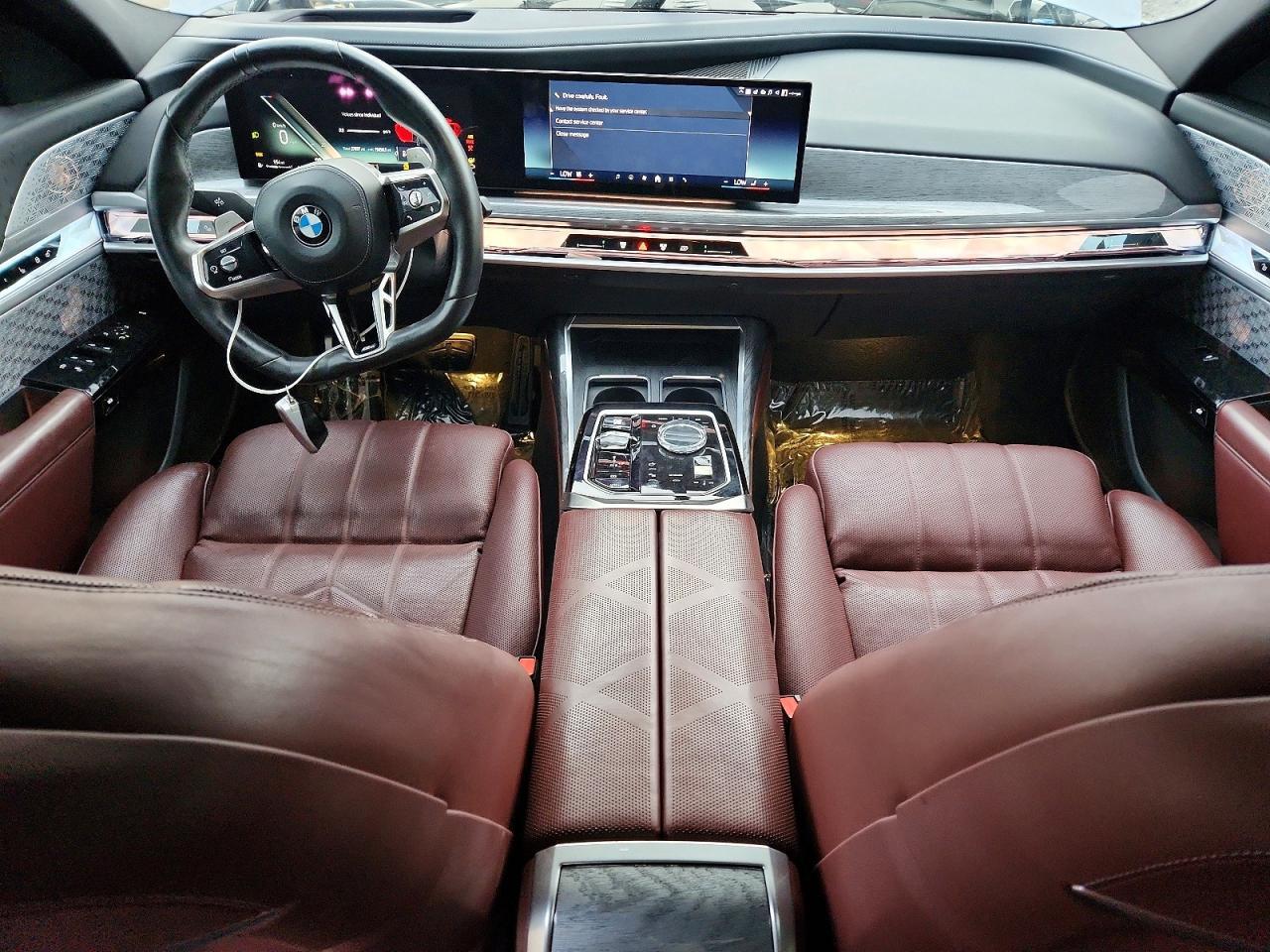2023 BMW Seria 7 760i - zdjęcie 8