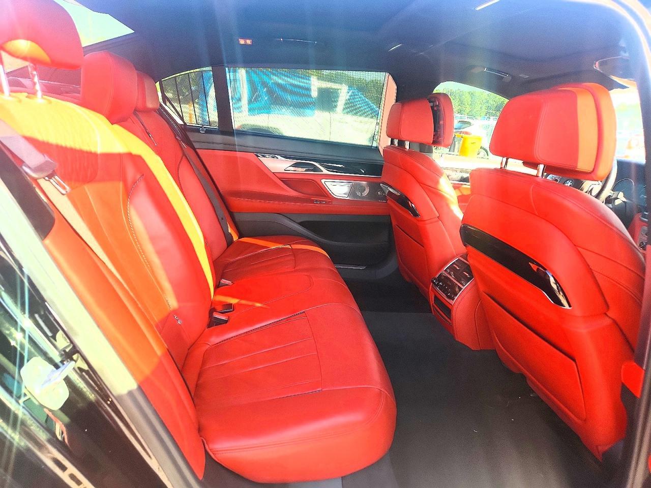 2018 BMW 750 I - zdjęcie 10