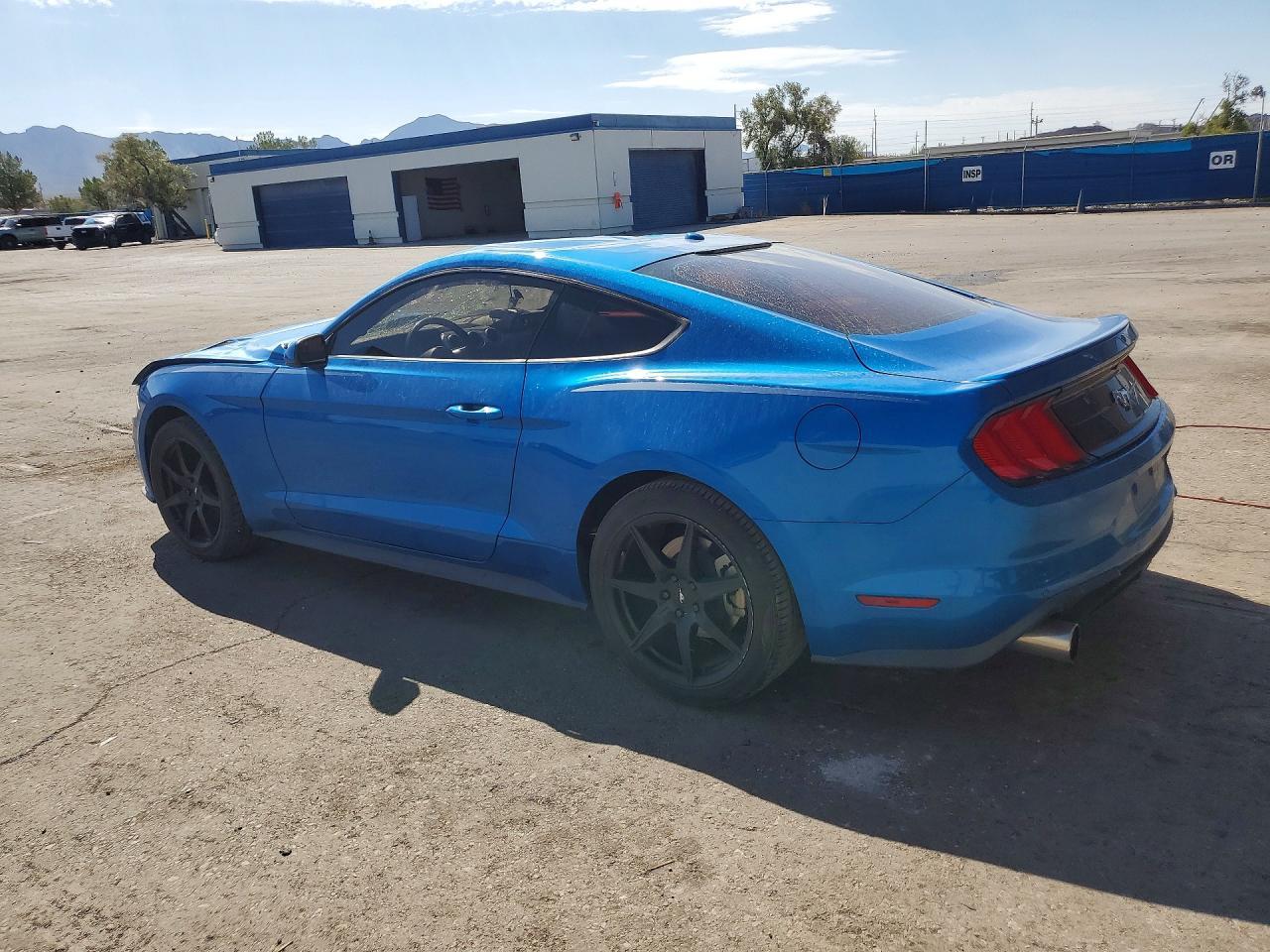 2019 Ford Mustang - zdjęcie 2