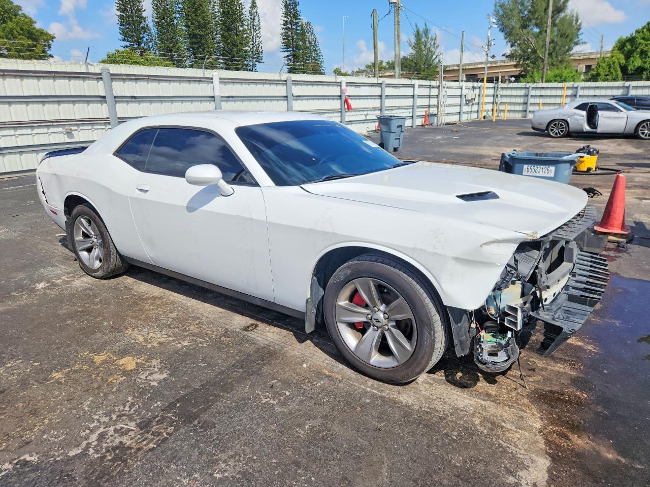 2015 Dodge Challenger Sxt - zdjęcie 4