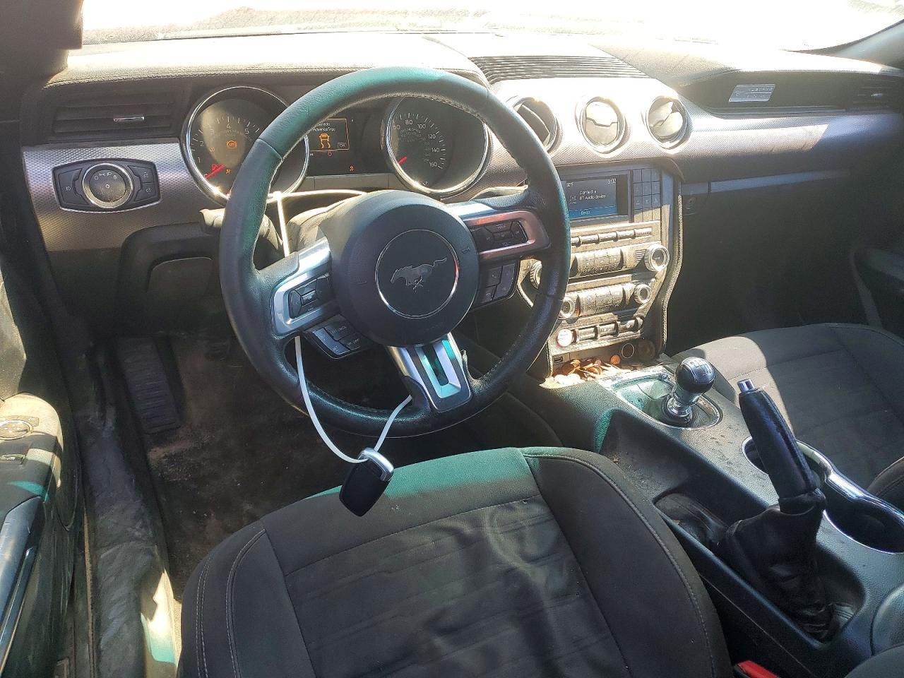 2015 Ford Mustang - zdjęcie 8