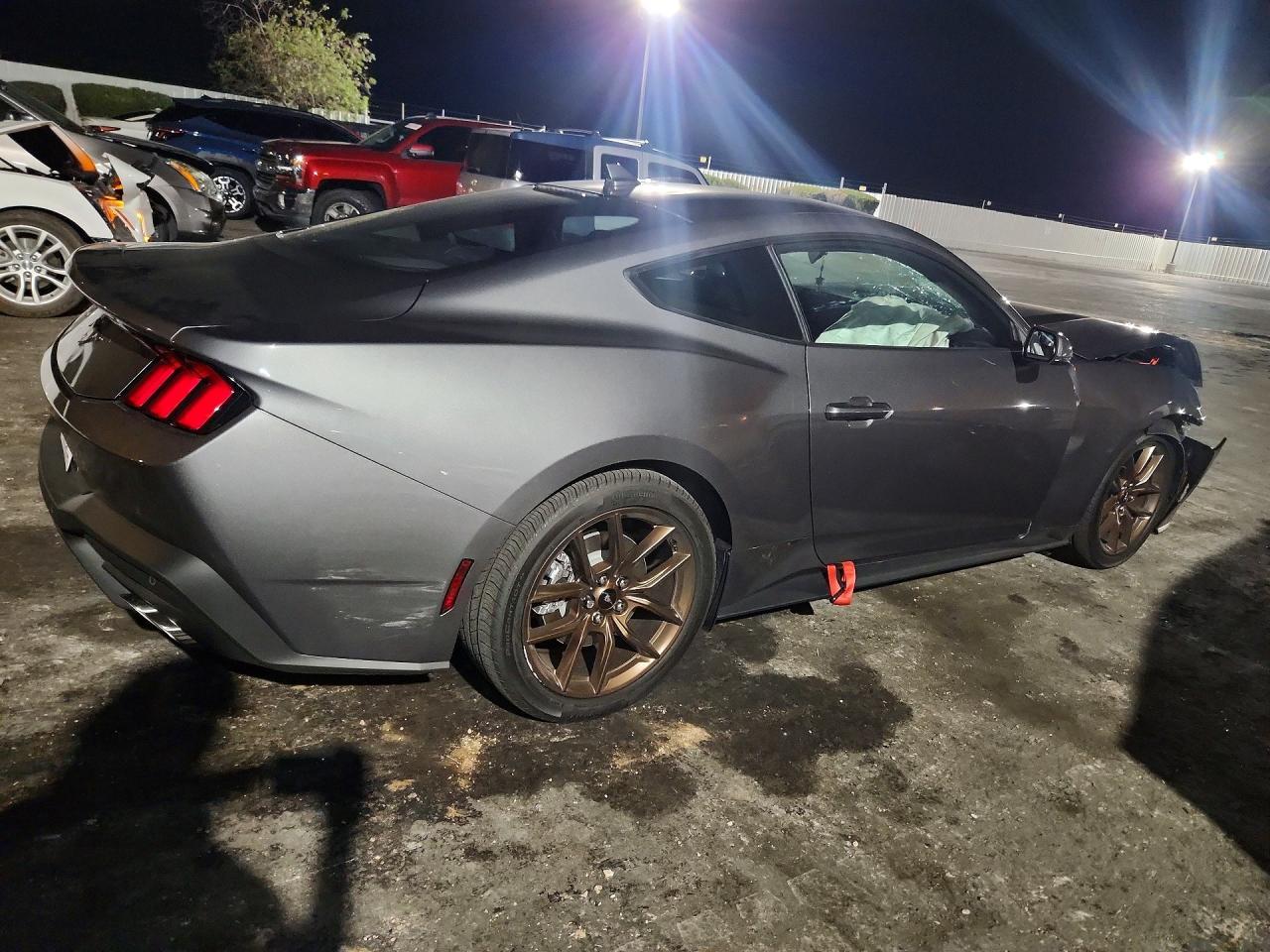 2026 Ford Mustang - zdjęcie 3