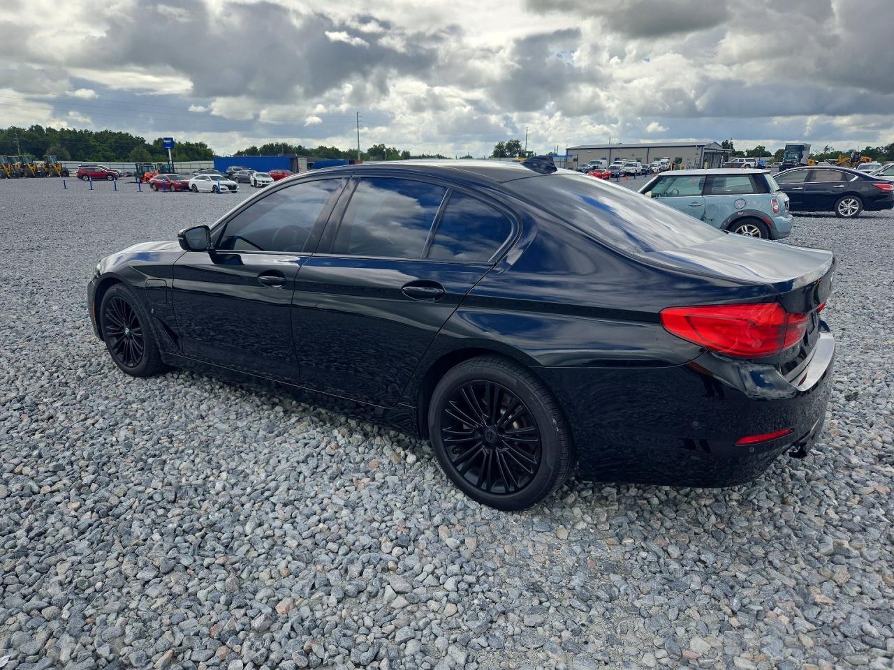2019 BMW 530E - zdjęcie 2