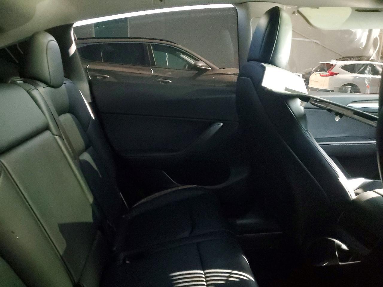 2022 Tesla Model Y - zdjęcie 11