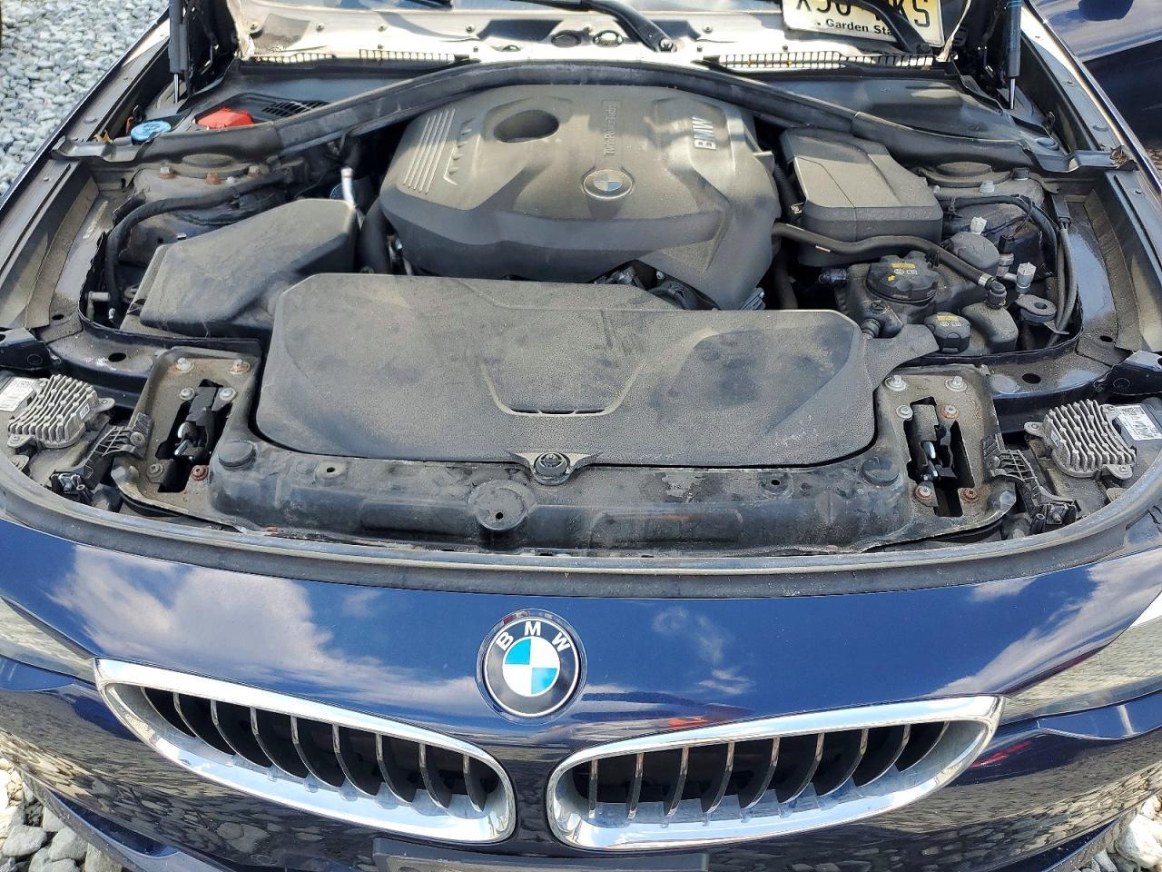 2017 BMW Seria 3 330i - zdjęcie 11