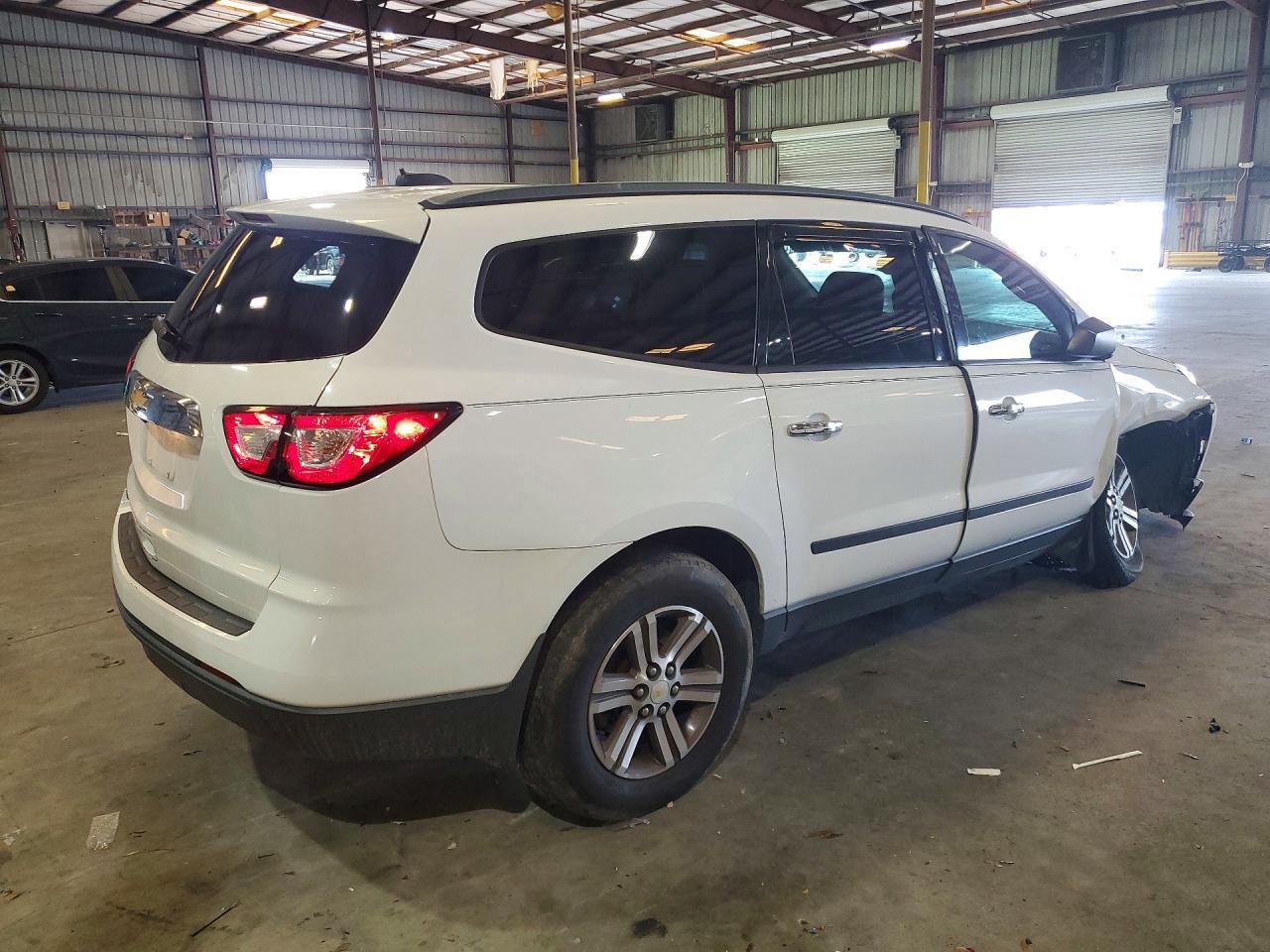 2017 Chevrolet Traverse Ls - zdjęcie 3