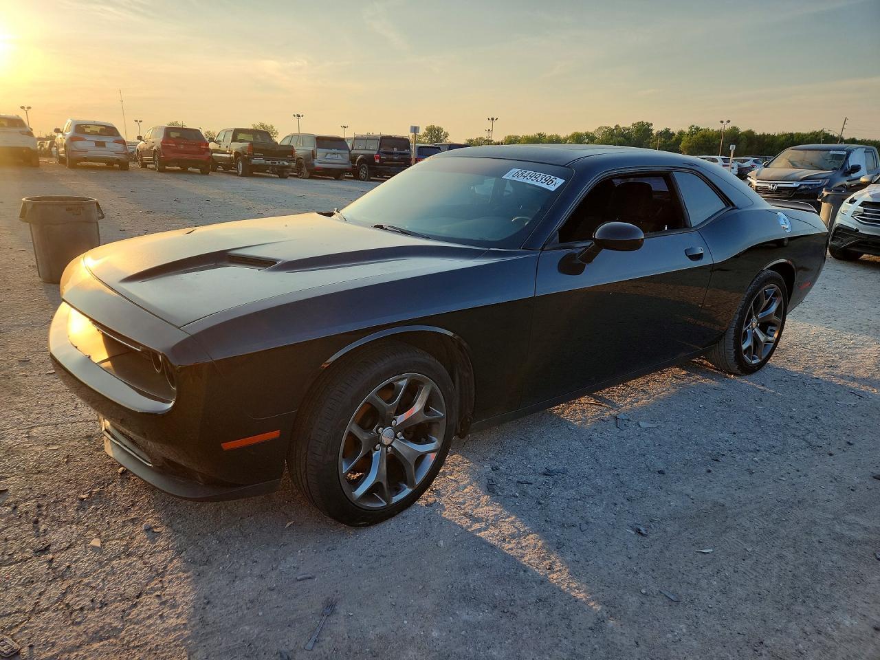 2015 Dodge Challenger Sxt - zdjęcie główne