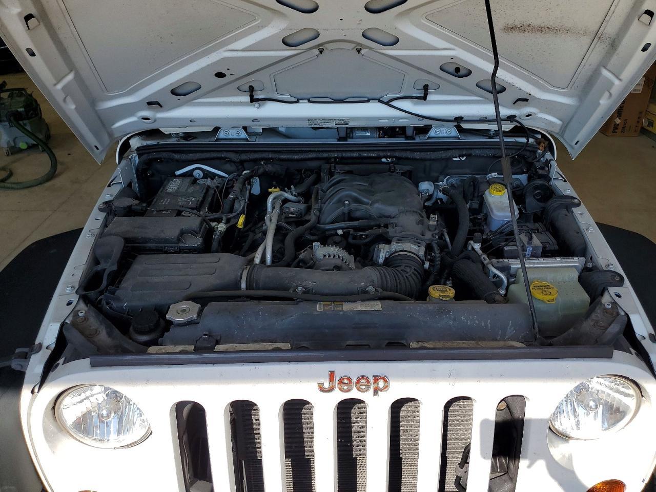 2013 Jeep Wrangler Sport - zdjęcie 11