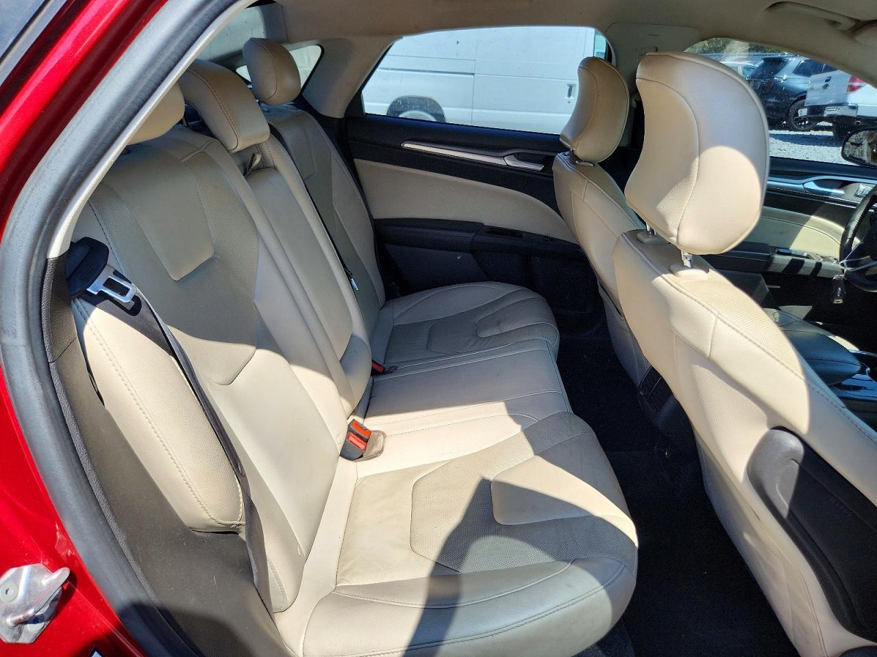 2016 Ford Fusion Titanium - zdjęcie 10