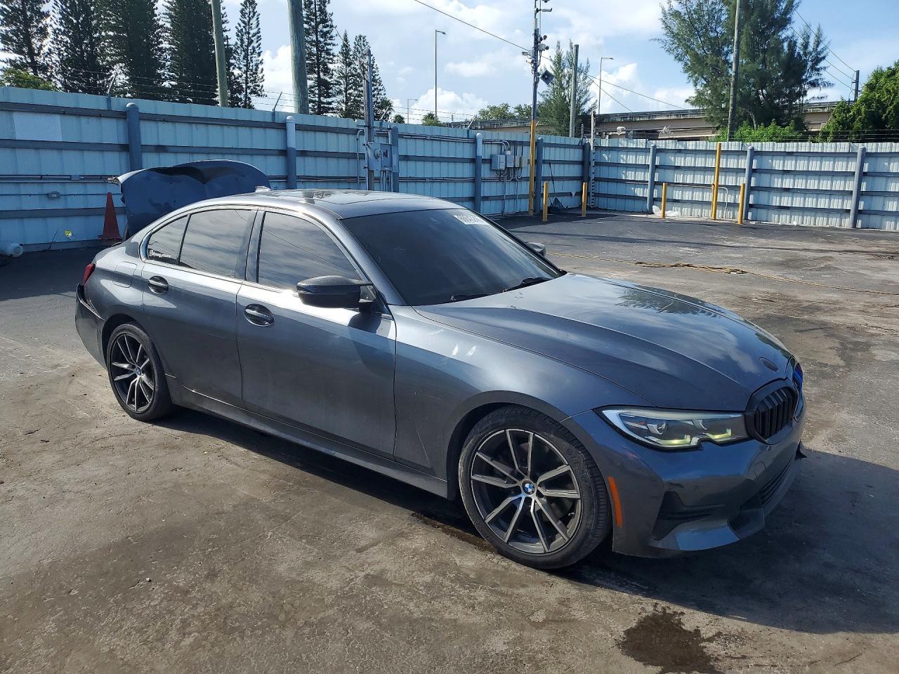 2019 BMW 330I - zdjęcie 4