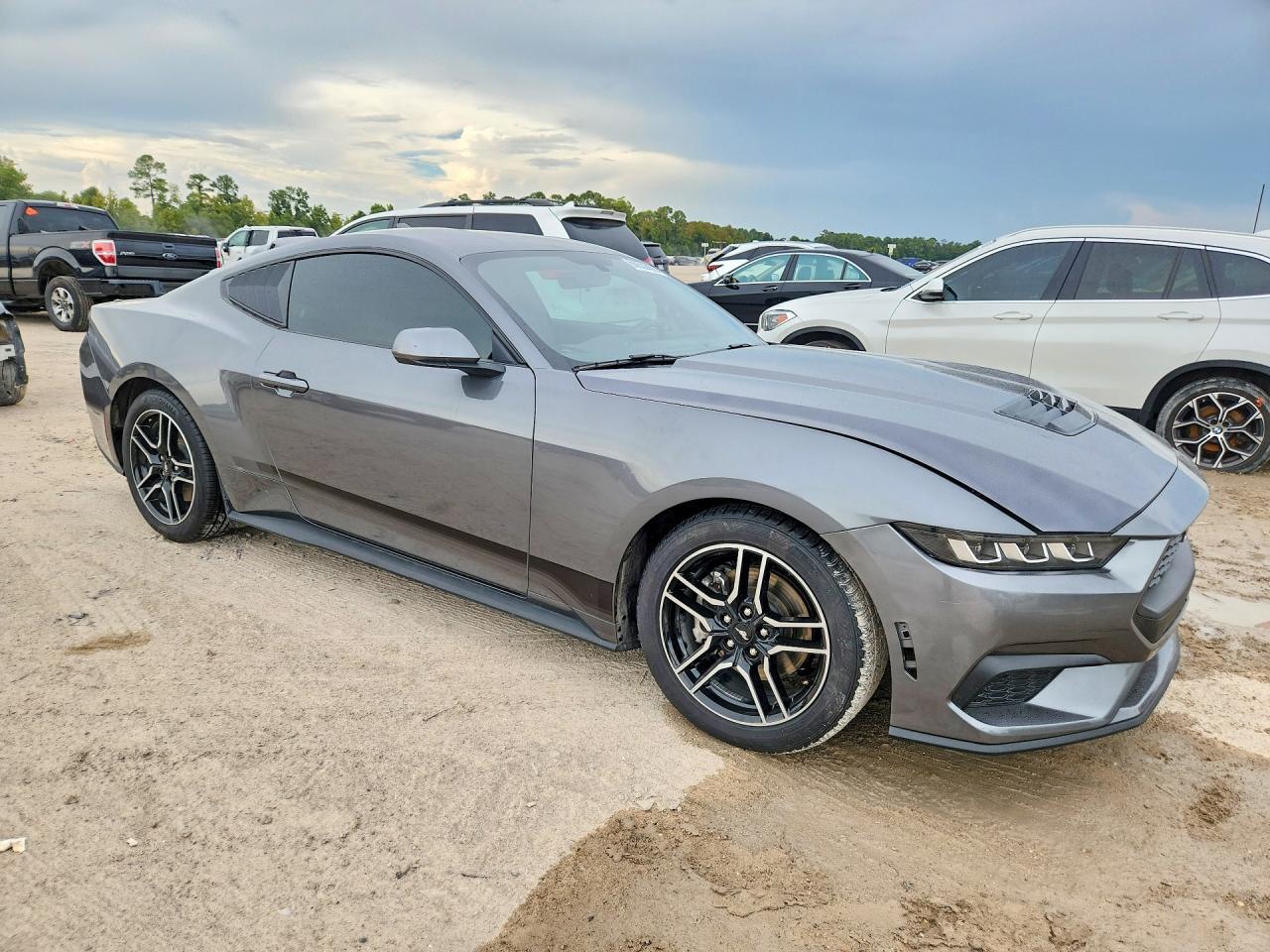 2025 Ford Mustang - zdjęcie 4