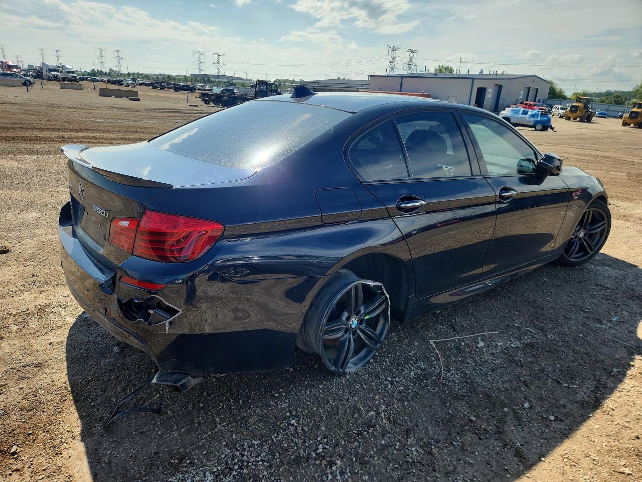 2014 BMW Seria 5 550i - zdjęcie 3