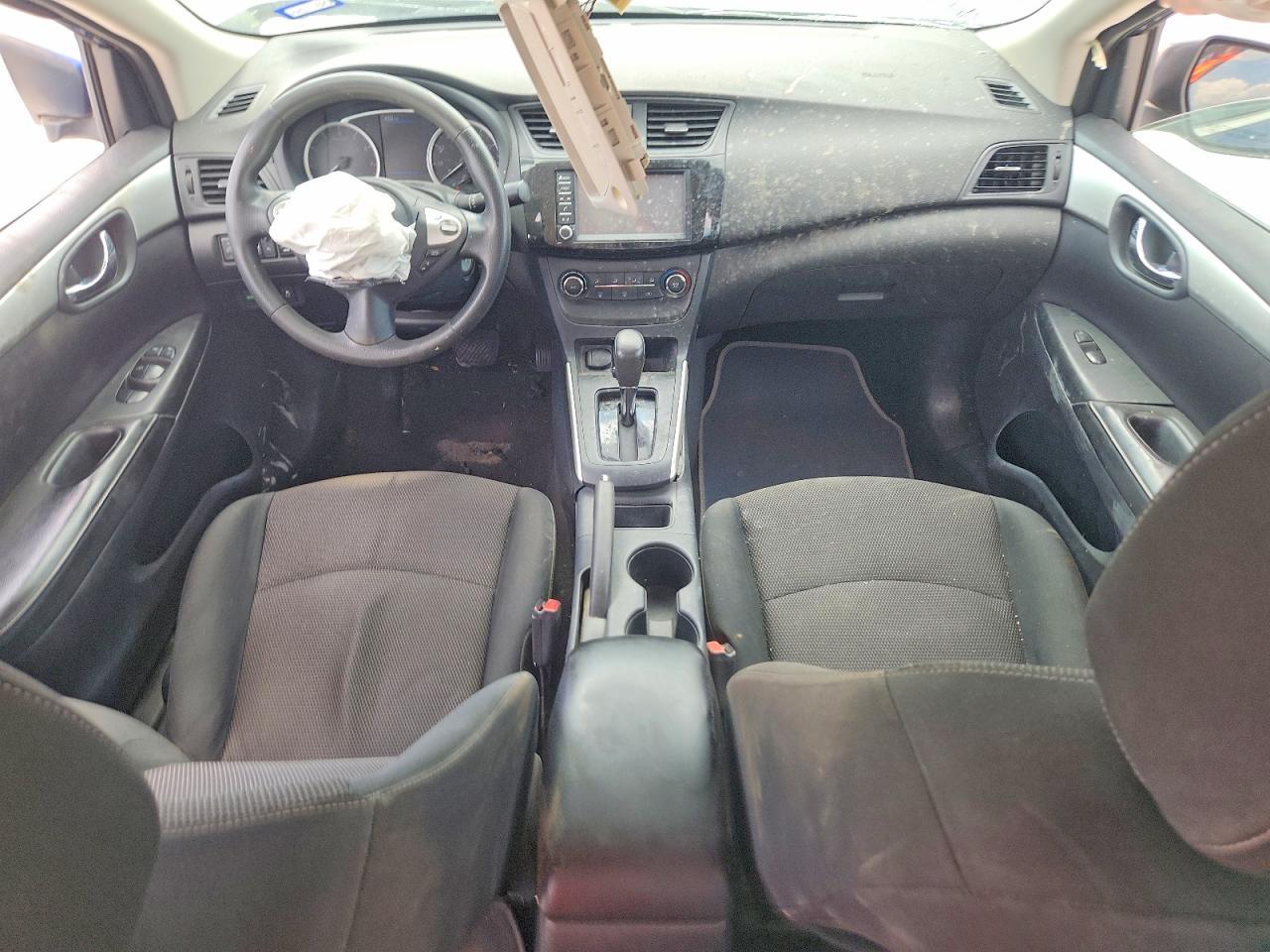 2019 Nissan Sentra S - zdjęcie 8