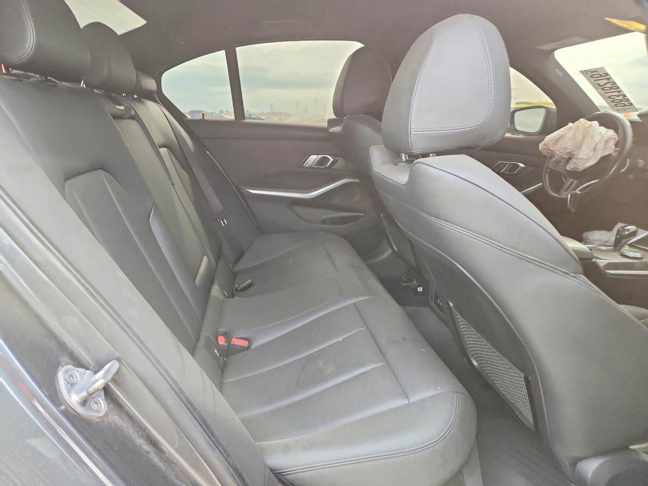 2019 BMW Seria 3 330i - zdjęcie 10