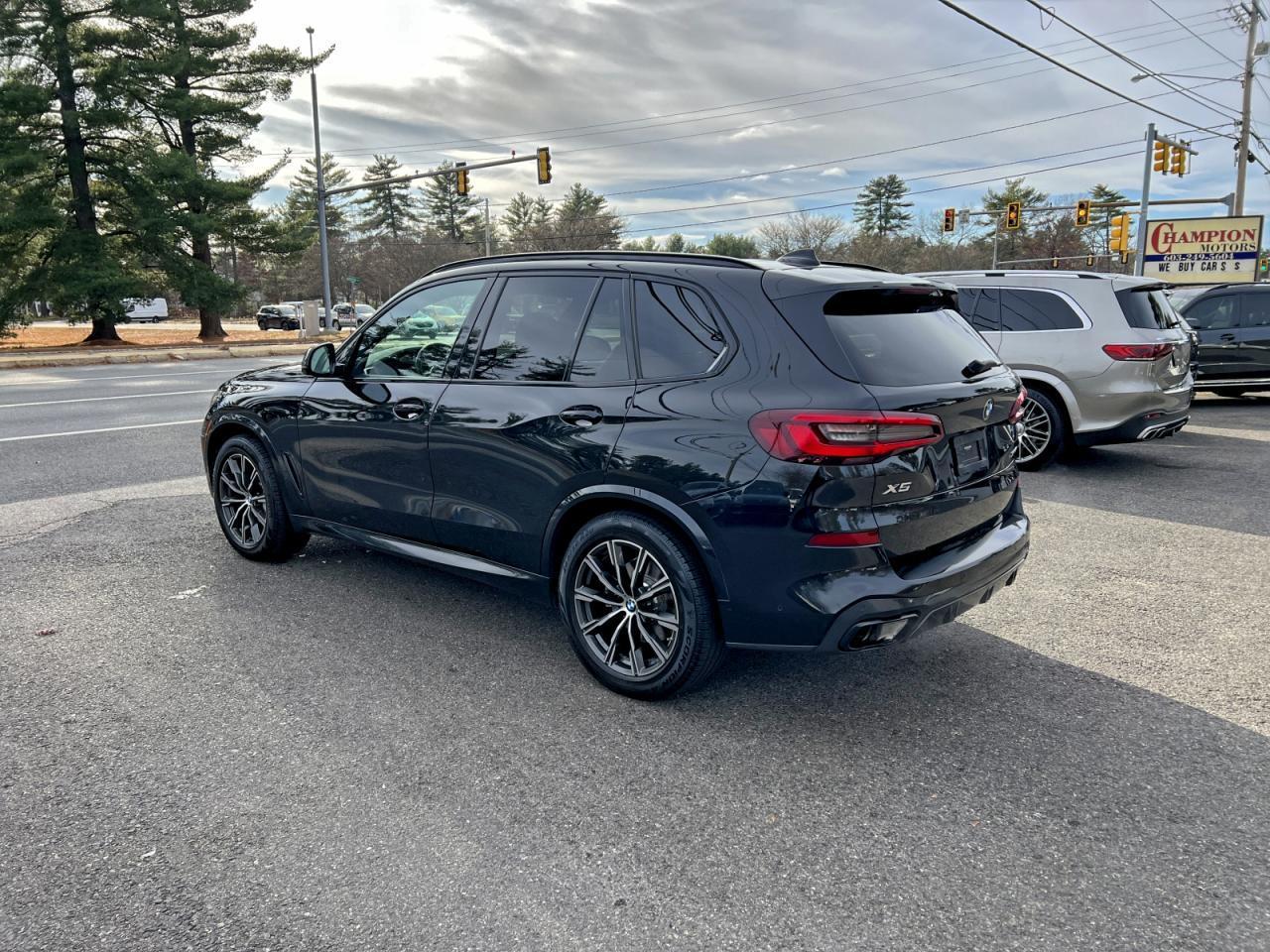 2021 BMW X5 xDrive40I - zdjęcie 3