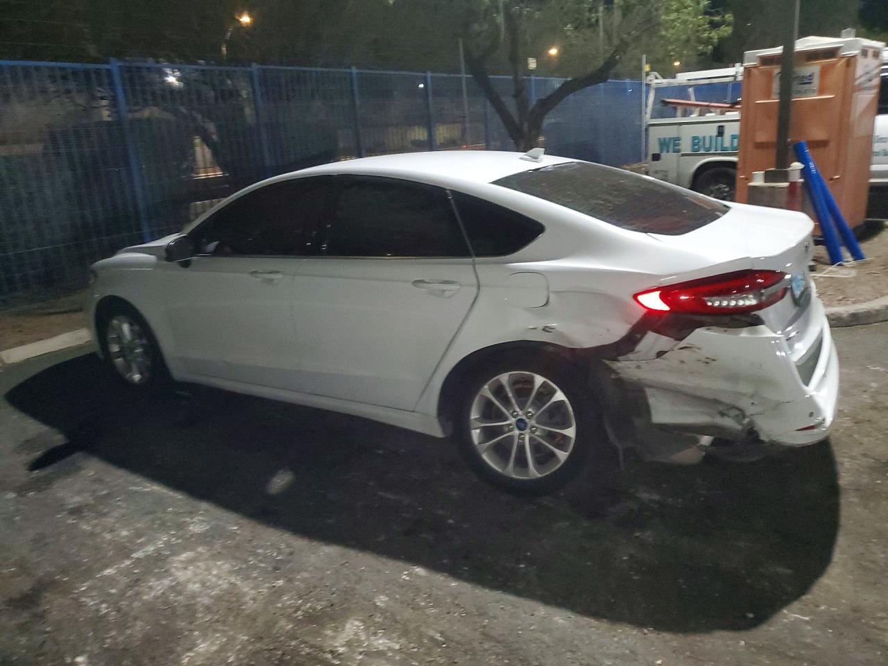 2020 Ford Fusion Se - zdjęcie 2