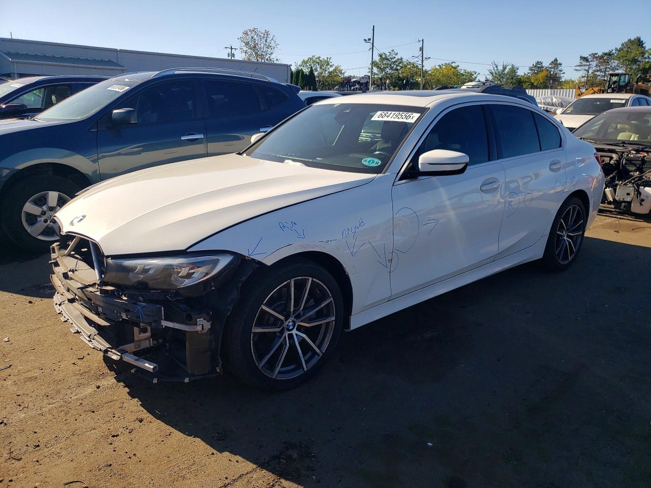 2020 BMW Seria 3 330i - zdjęcie główne