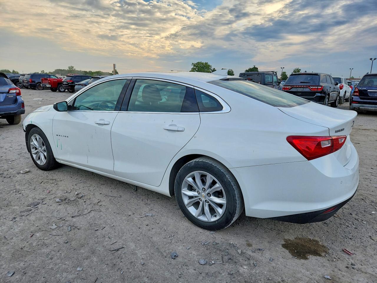 2024 Chevrolet Malibu Lt - zdjęcie 2