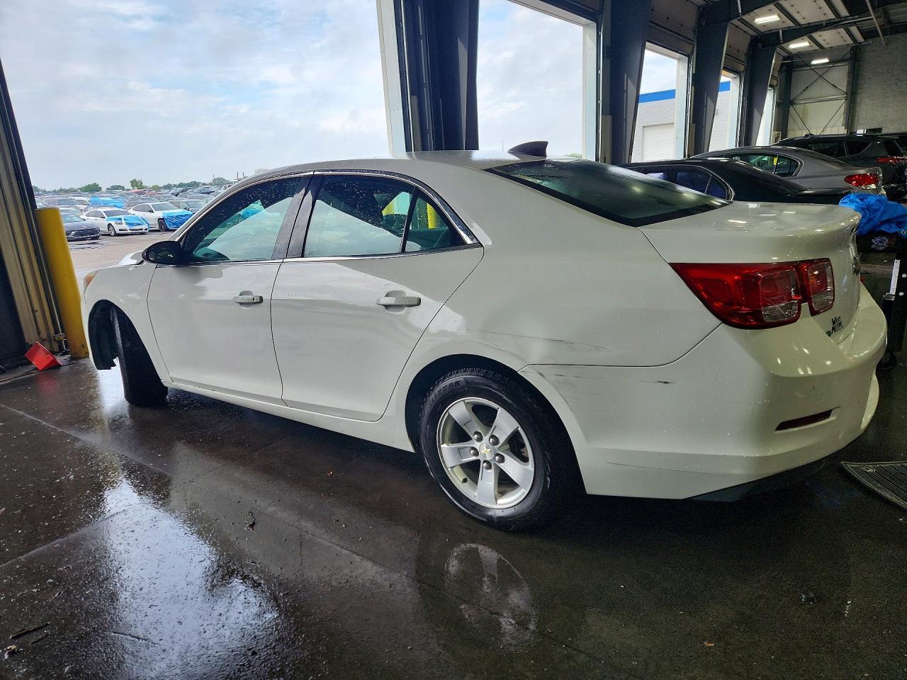 2015 Chevrolet Malibu Ls - zdjęcie 2