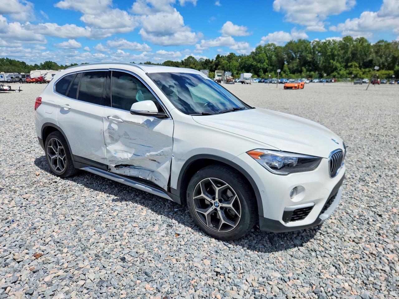 2017 BMW X1 xDrive28I - zdjęcie 4