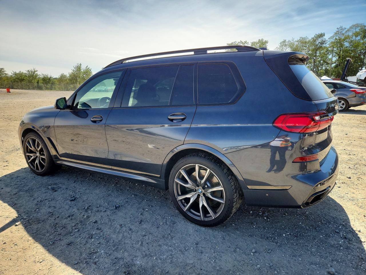 2021 BMW X7 M50I - zdjęcie 2