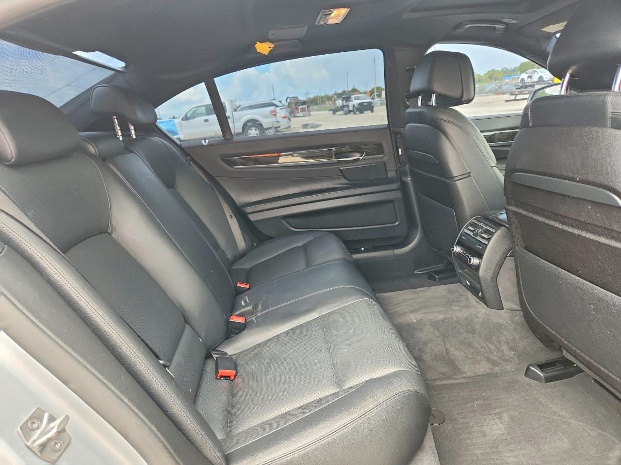 2014 BMW 740 Li - zdjęcie 10