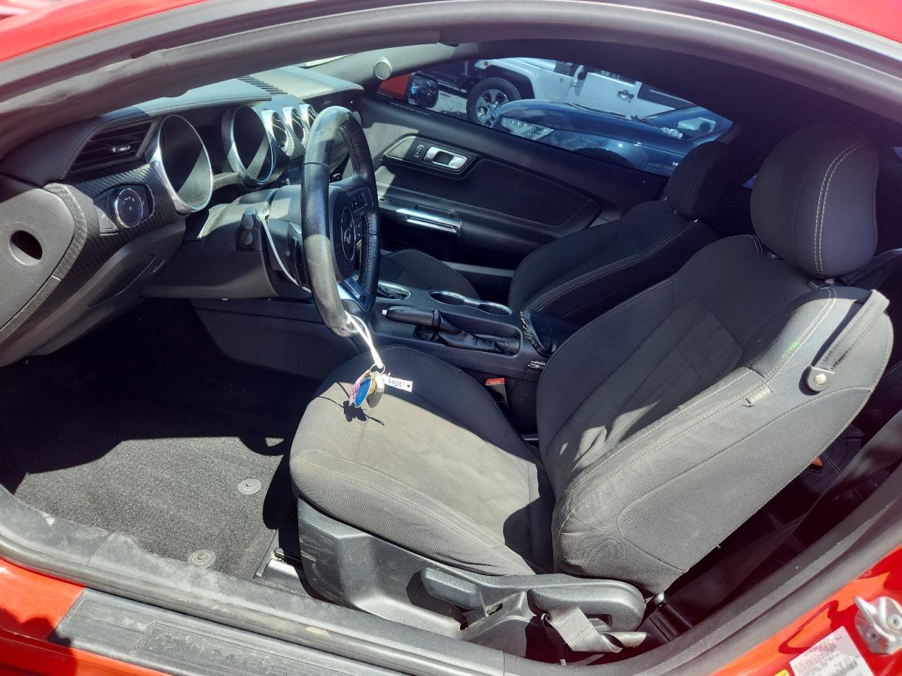 2019 Ford Mustang - zdjęcie 7
