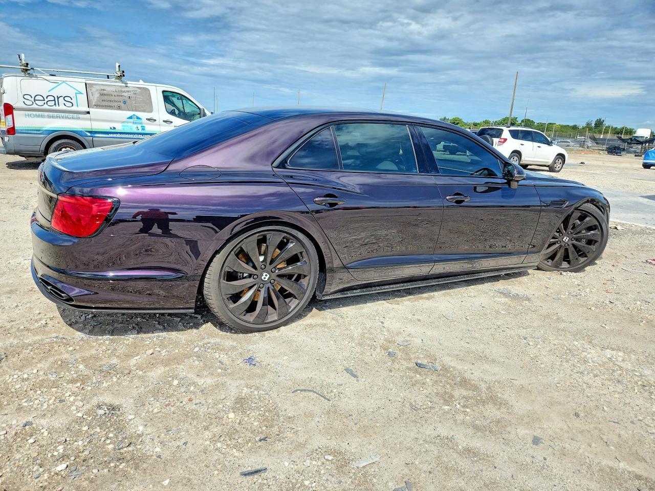 2021 Bentley Flying Spur - zdjęcie 3