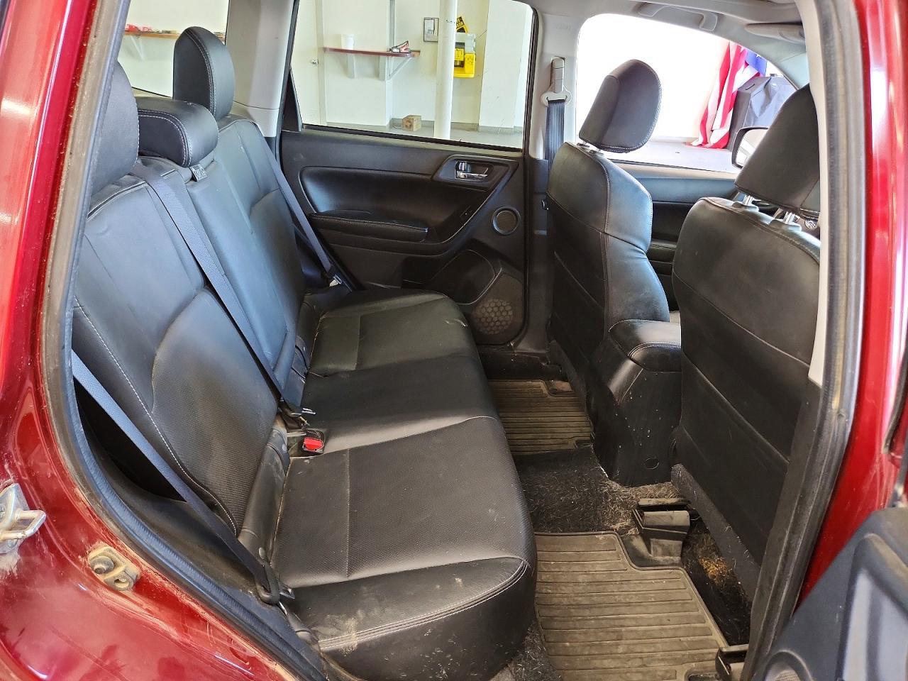 2014 Subaru Forester 2.0Xt Touring - zdjęcie 11