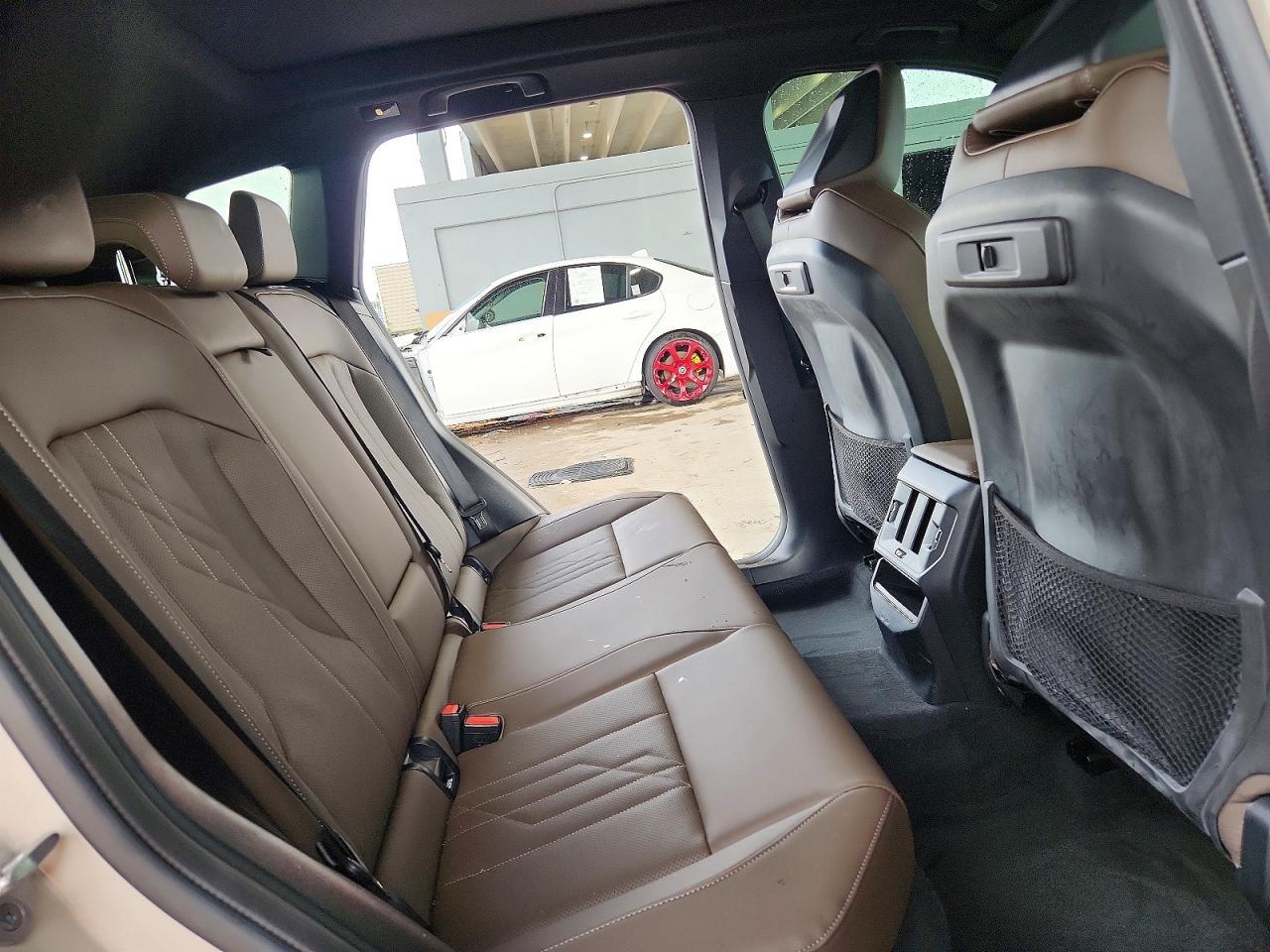 2026 BMW X3 30 xDrive - zdjęcie 11