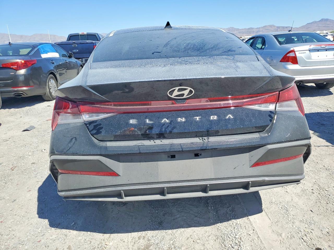 2026 Hyundai Elantra Se - zdjęcie 6