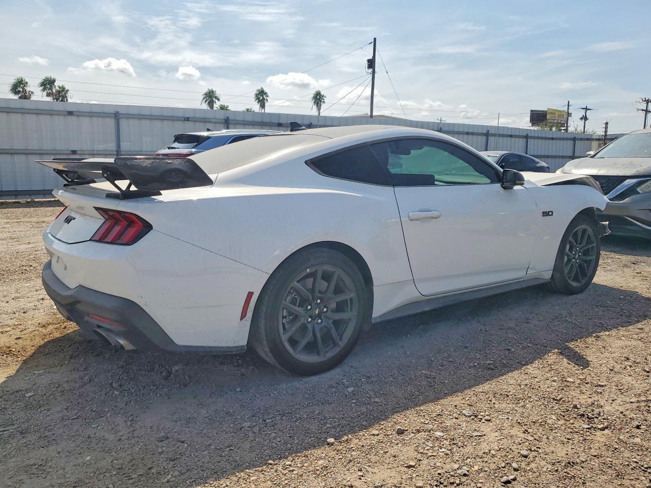 2025 Ford Mustang Gt - zdjęcie 3