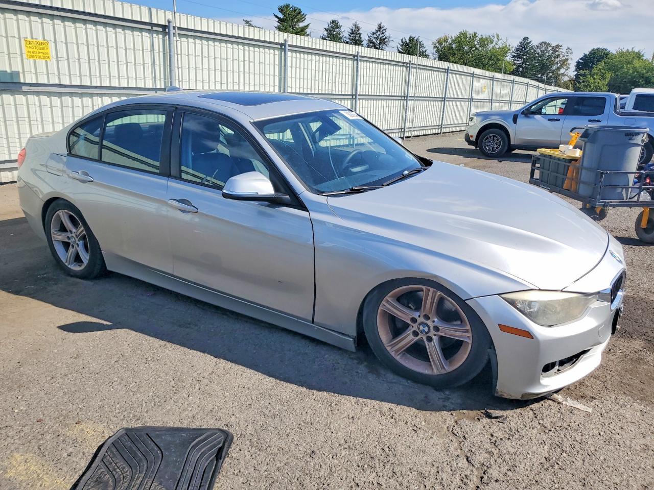 2014 BMW 320 I xDrive - zdjęcie 4