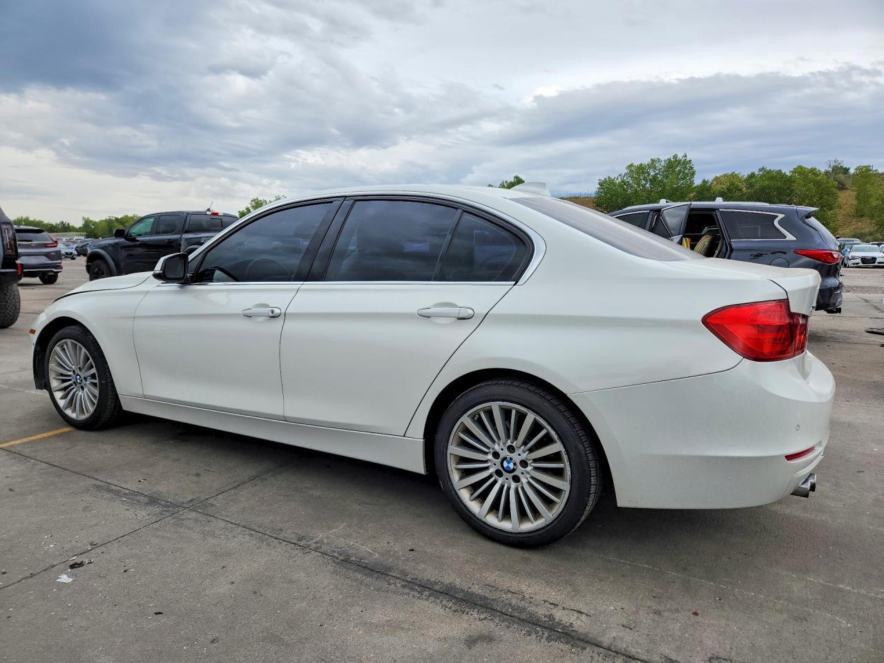 2014 BMW Seria 3 328i - zdjęcie 2