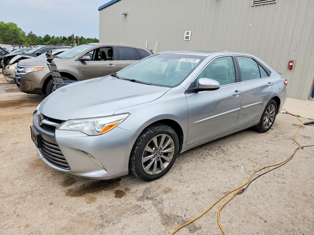 2017 Toyota Camry Xle - zdjęcie główne