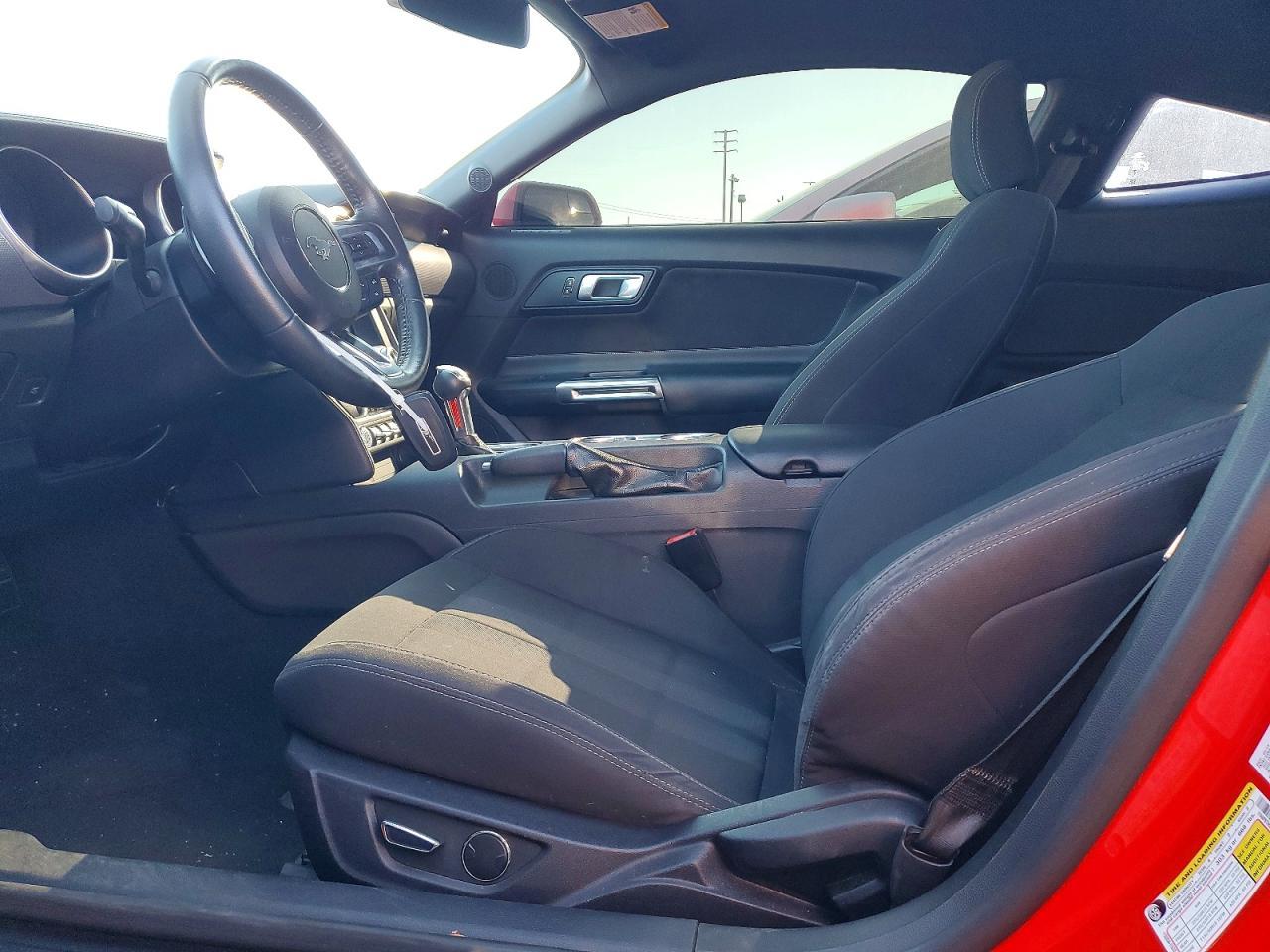 2019 Ford Mustang - zdjęcie 7