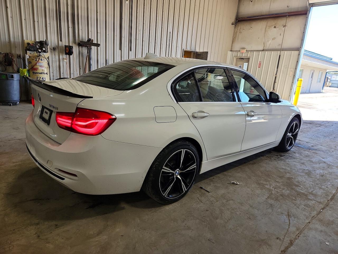 BMW Seria 3 - zdjęcie 3