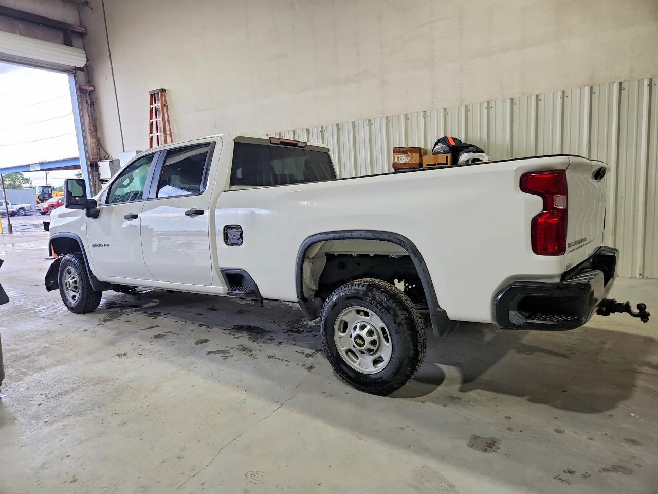 2022 Chevrolet Silverado C2500 Heavy Duty - zdjęcie 2