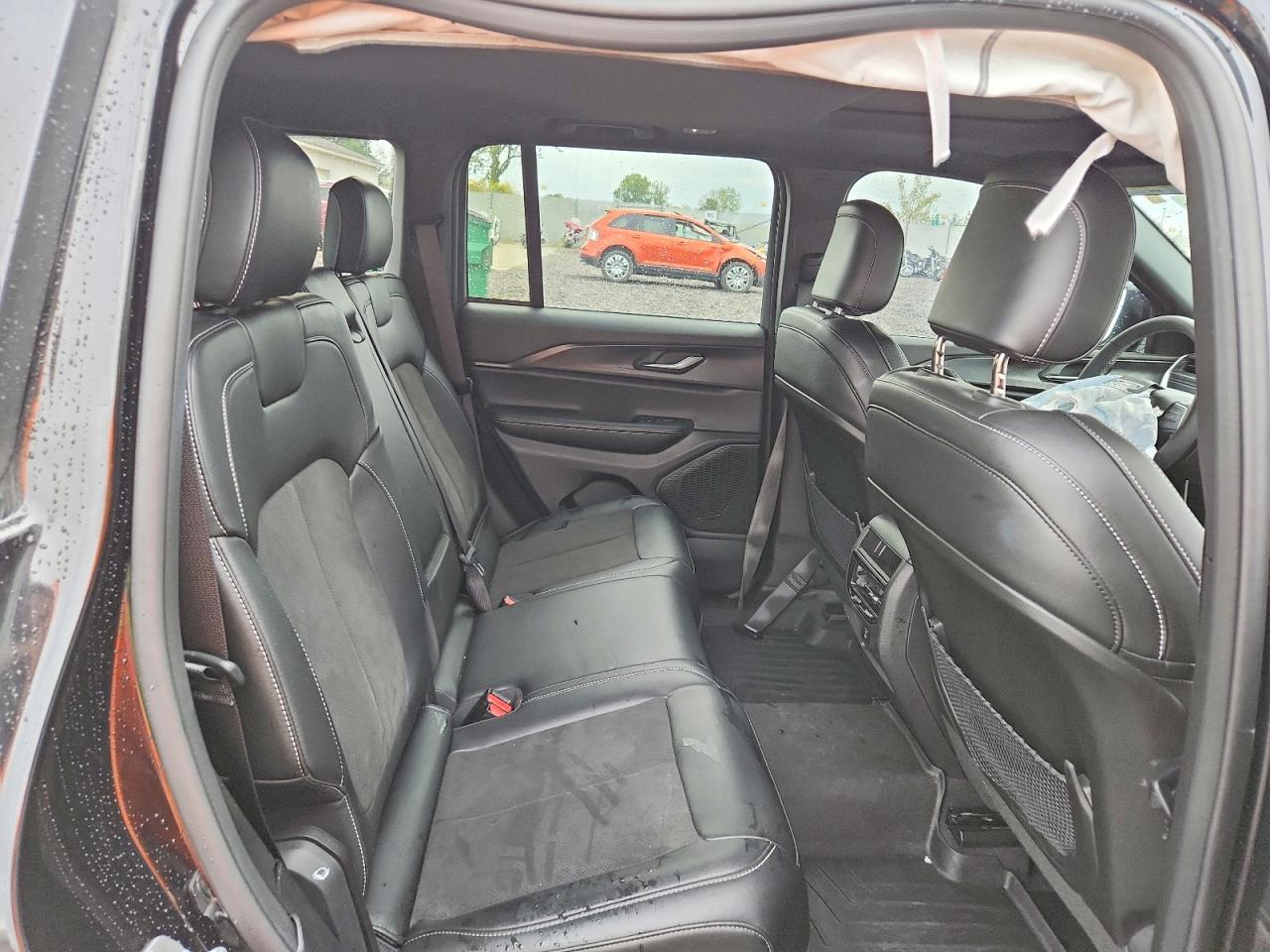 2025 Jeep Grand Cherokee Laredo - zdjęcie 10