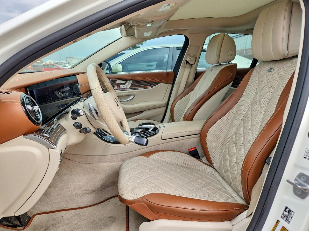 2017 Mercedes-Benz E 300 4Matic - zdjęcie 7