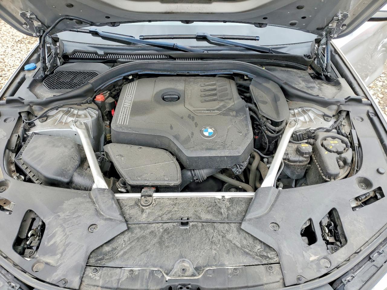 2021 BMW Seria 5 530i - zdjęcie 11