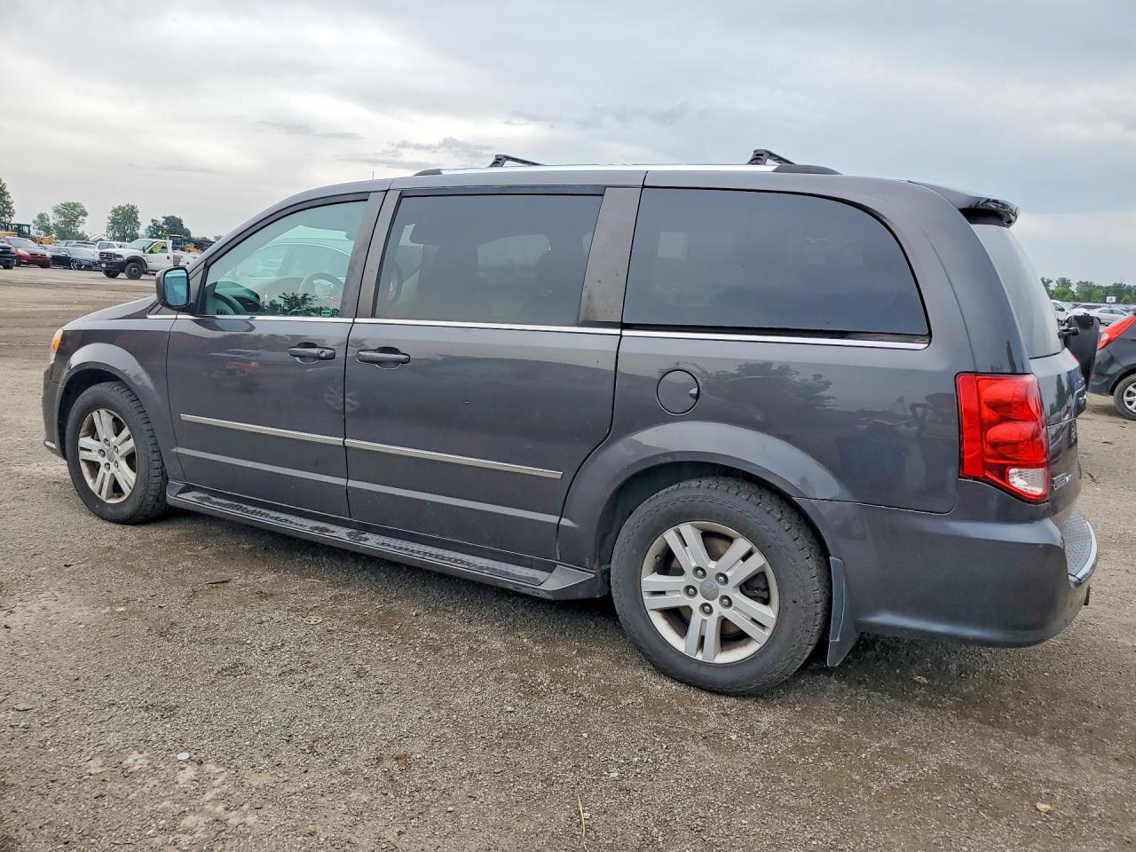 2015 Dodge Grand Caravan Crew - zdjęcie 2