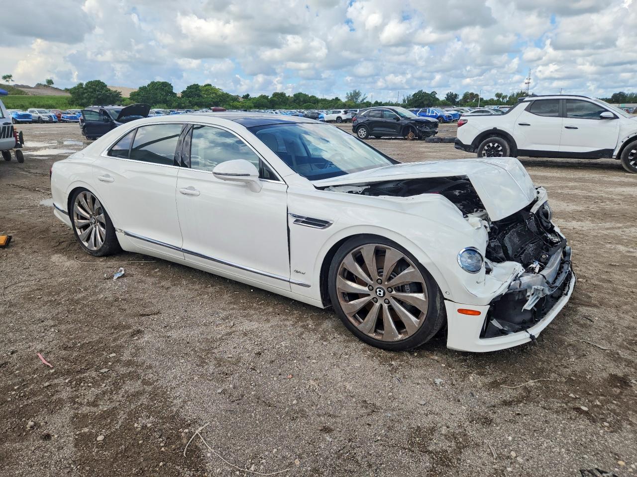 2022 Bentley Flying Spur - zdjęcie 4