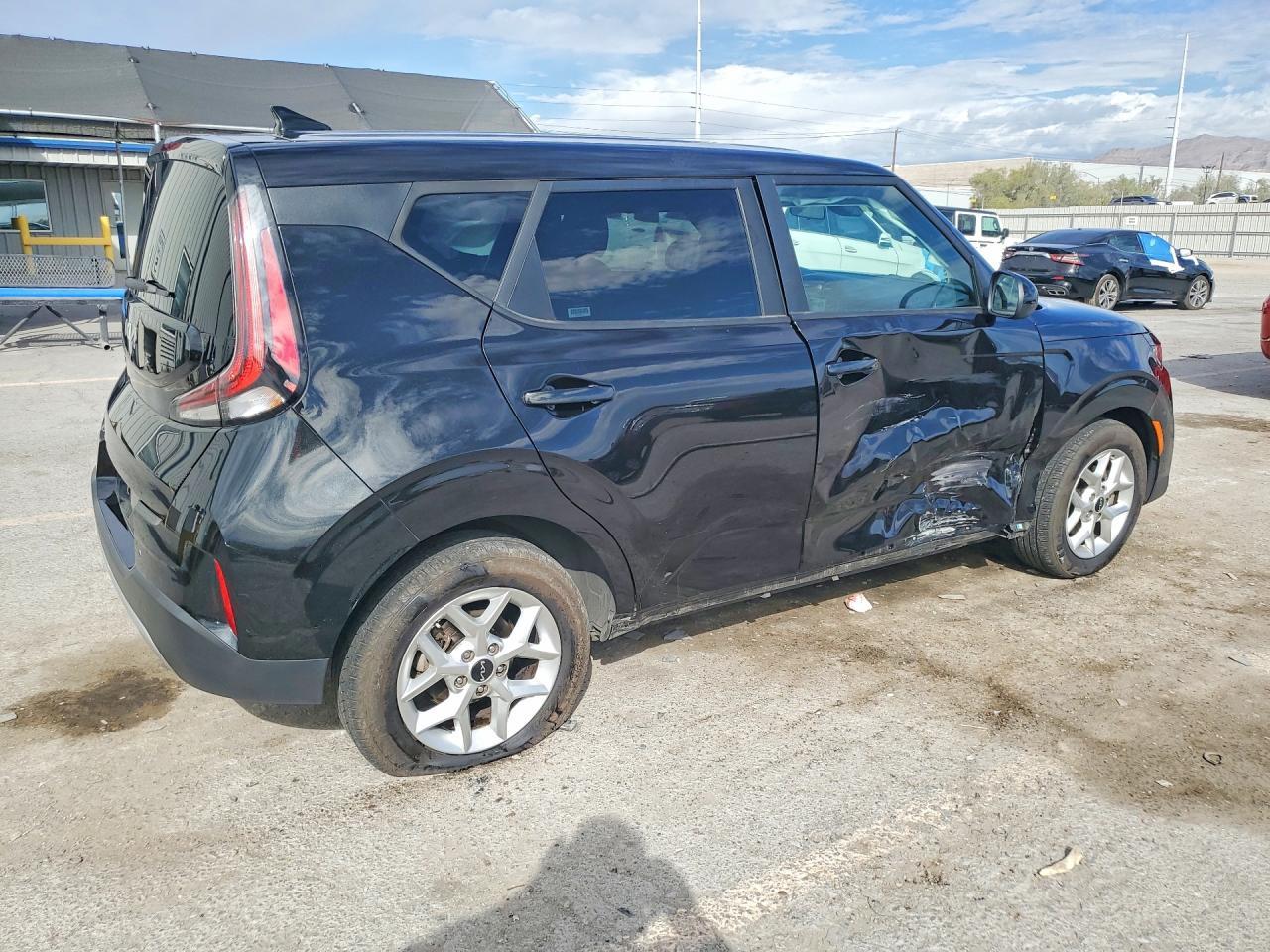 2023 Kia Soul Lx - zdjęcie 3