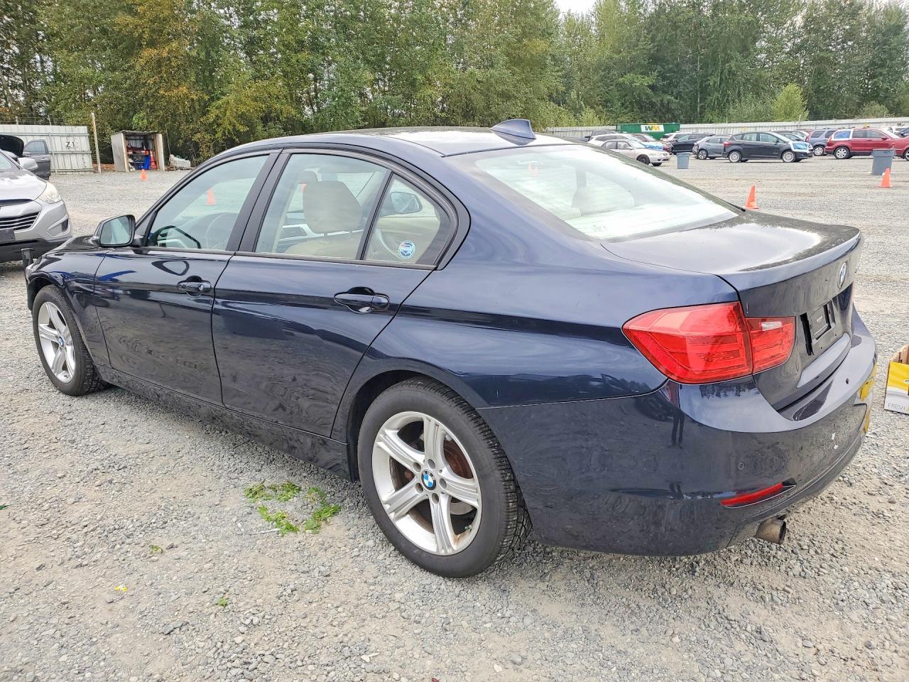 2015 BMW 320 I - zdjęcie 2